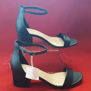 Heels black, 7 1/2 W, 2" heel